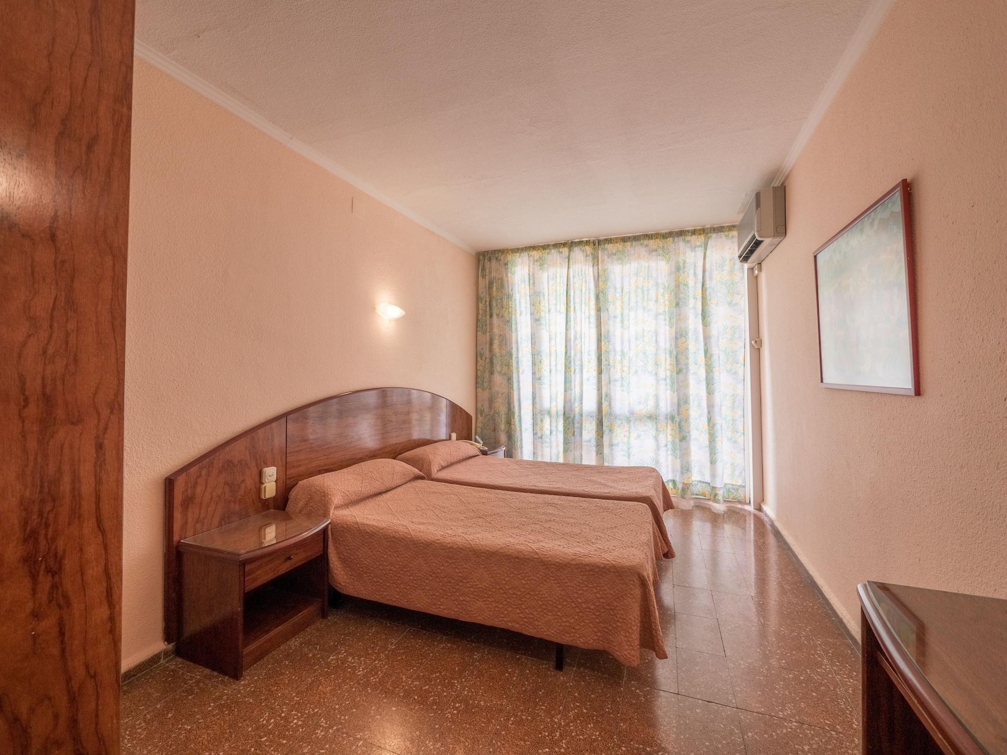 Checkin Garbi Hotel Calella Luaran gambar
