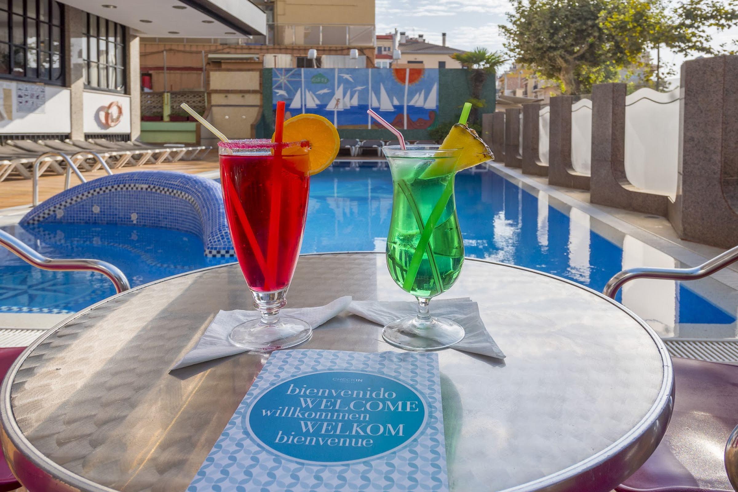 Checkin Garbi Hotel Calella Luaran gambar