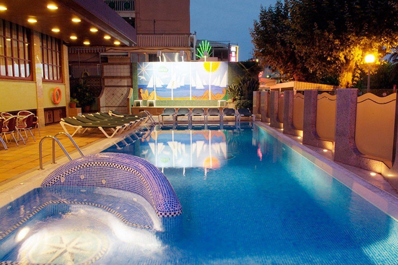 Checkin Garbi Hotel Calella Luaran gambar